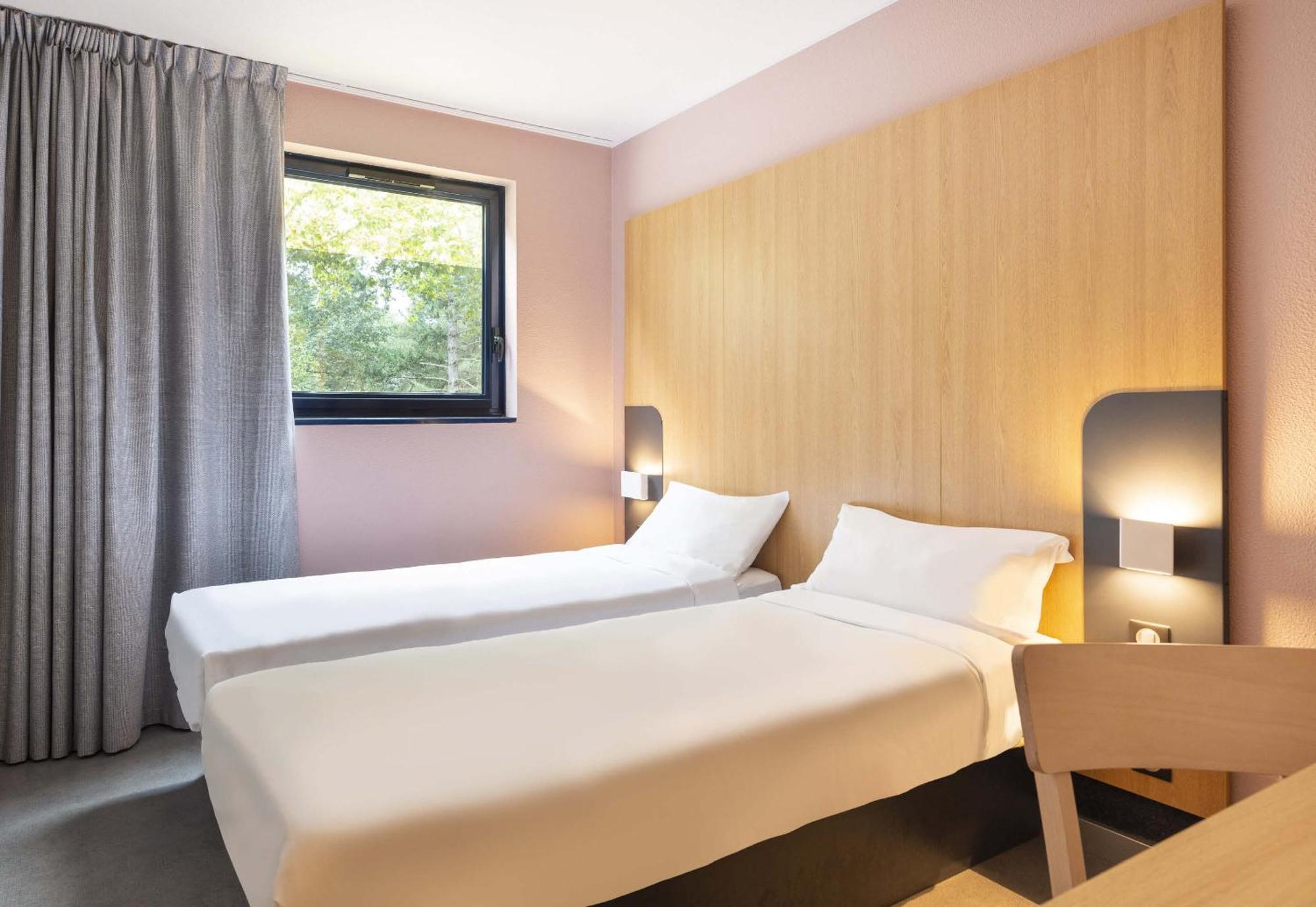 B&B Hotel Cholet Sud Eksteriør billede